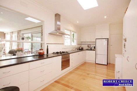 2 Perry Ct, Herne Hill, VIC 3218