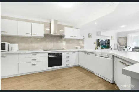 Property photo of 8 Robert John Circuit Coral Cove QLD 4670