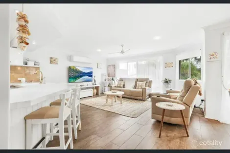 Property photo of 8 Robert John Circuit Coral Cove QLD 4670