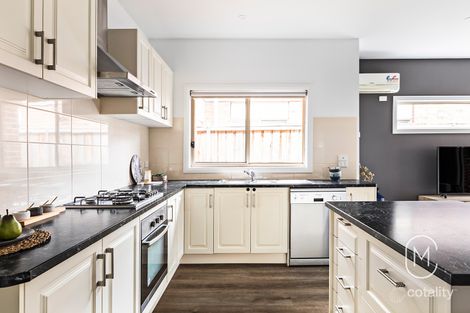 Property photo of 8 Thernholme Crescent Doreen VIC 3754