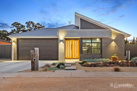 8 Normande Ct, Ascot, VIC 3551