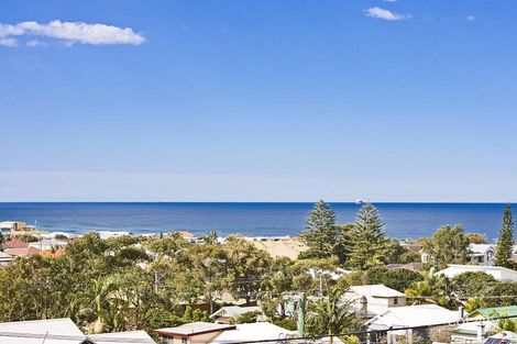 Property photo of 26 Rowan Crescent Merewether NSW 2291