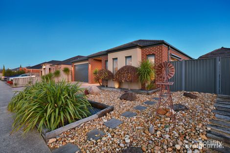 Property photo of 41 Winneke Way Pakenham VIC 3810