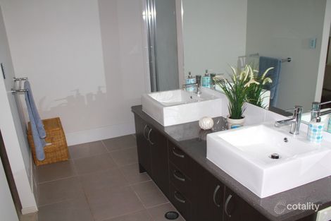 Property photo of 25 Ridgevale Boulevard Holmview QLD 4207