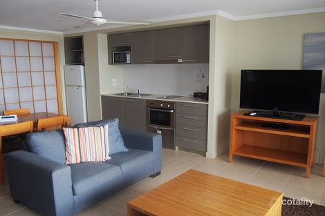 Property photo of 305/569 Esplanade Urangan QLD 4655