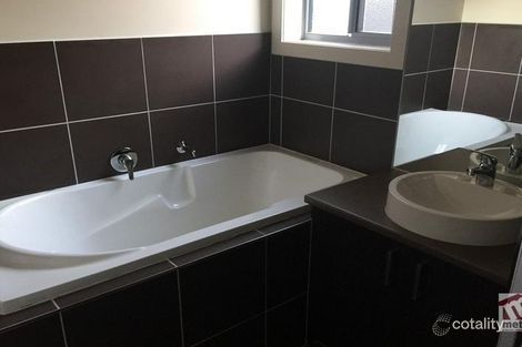 Property photo of 86 Murphy Road Pakenham VIC 3810