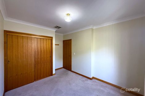 Property photo of 17 Franklin Place Caroline Springs VIC 3023
