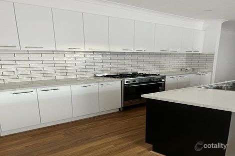 Property photo of 37 Larneuk Drive Cobblebank VIC 3338