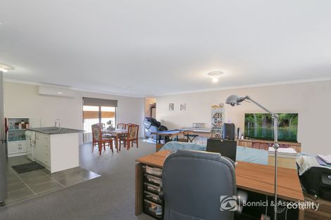 Property photo of 1 Orchard Grove Beechworth VIC 3747