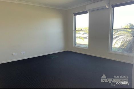 Property photo of 30 Lakeside Drive Emerald QLD 4720