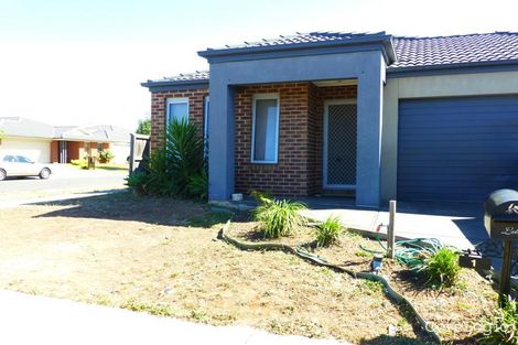 Property photo of 1 Gungurra Grove Wyndham Vale VIC 3024