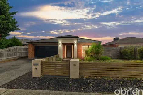 21 Dempster Way, Berwick, VIC 3806