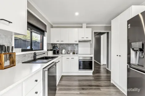 Property photo of 2 Pevensey Place Moama NSW 2731