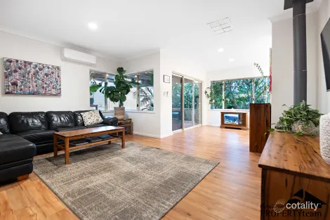 Property photo of 25 Waterfront Circle Drummond Cove WA 6532