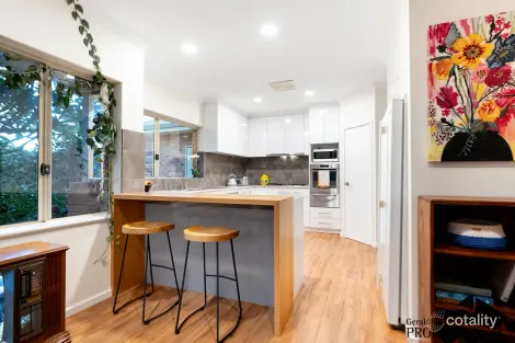 Property photo of 25 Waterfront Circle Drummond Cove WA 6532