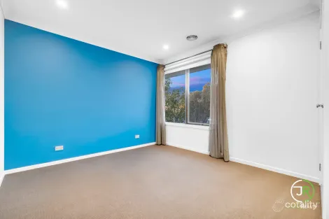 Property photo of 34 Pegasus Road Cranbourne West VIC 3977