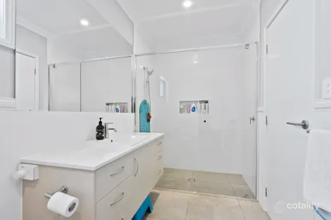Property photo of 2 Brenda Street Morningside QLD 4170