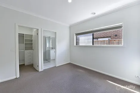 Property photo of 15 Progress Drive Fraser Rise VIC 3336