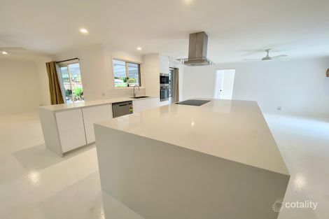 Property photo of 2 Heritage Court Suffolk Park NSW 2481