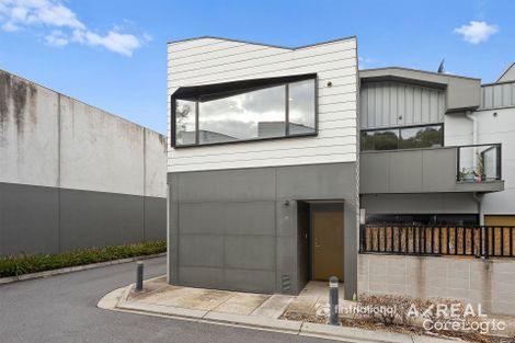 Property photo of 29 Sharp Circuit Mill Park VIC 3082