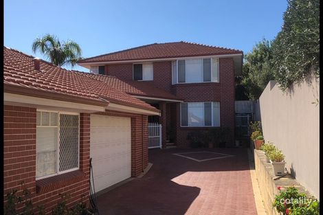 Property photo of 11 Glomar Rise Sorrento WA 6020