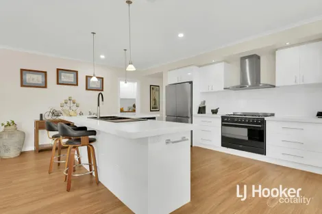 Property photo of 56 St Andrews Close Wallan VIC 3756