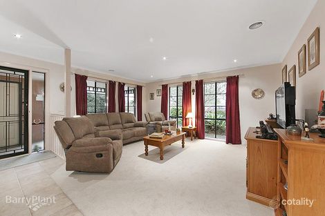 Property photo of 16 Kalastaire Grove Berwick VIC 3806