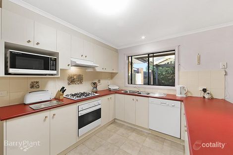 Property photo of 16 Kalastaire Grove Berwick VIC 3806
