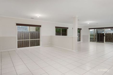 Property photo of 33 Delatite Way Skye VIC 3977