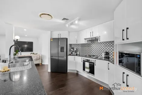 Property photo of 286 Mount Annan Drive Mount Annan NSW 2567