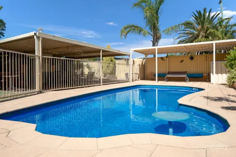 4 Shearwater Way, Gosnells, WA 6110