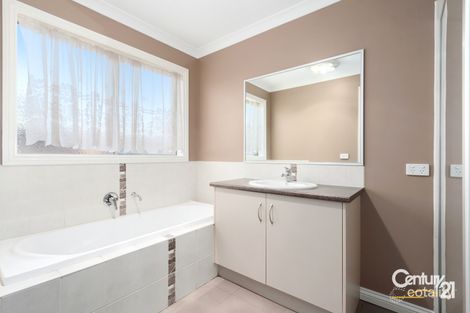 Property photo of 17 Blackfish Drive Koo Wee Rup VIC 3981
