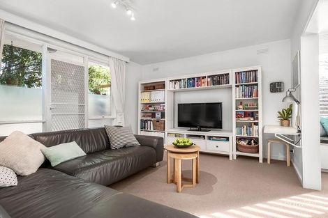 8/435-437 St Kilda St, Elwood, VIC 3184