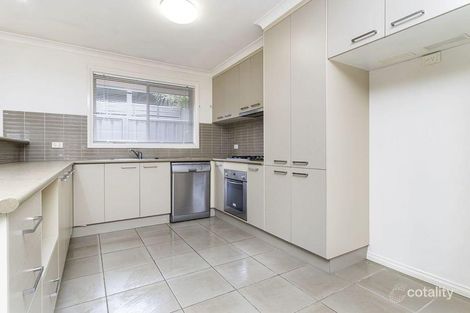 Property photo of 23 Dalbirra Place Springdale Heights NSW 2641