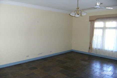 Property photo of 11 Golden Way Hillside VIC 3037