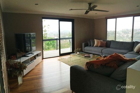 Property photo of 3 Murrogun Crescent Cordeaux Heights NSW 2526