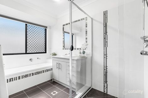 Property photo of 13 Harding Close Manly West QLD 4179