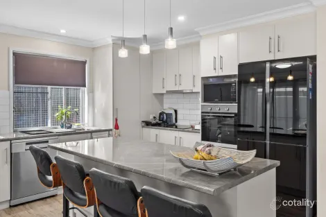 Property photo of 17 Sienna Drive Glenvale QLD 4350