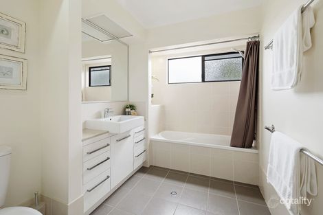 Property photo of 1 Carnoustie Court Indooroopilly QLD 4068