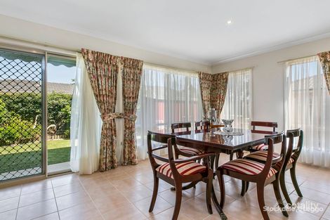 Property photo of 17 Stonehaven Avenue Cranbourne VIC 3977