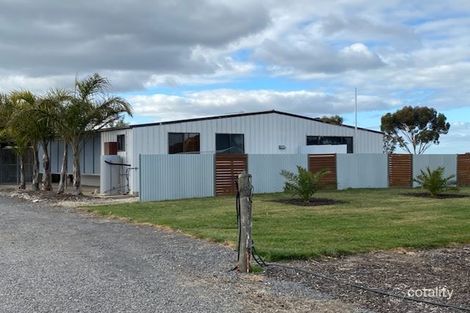 9004 Western Hwy, Riverside, VIC 3401