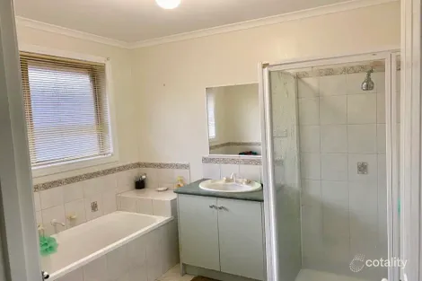 Property photo of 5 Cush Place Hampton Park VIC 3976