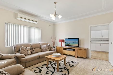 Property photo of 17 Henry Kendall Crescent Mascot NSW 2020