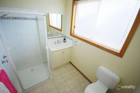 Property photo of 4 Chapel Cross Court Winter Valley VIC 3358