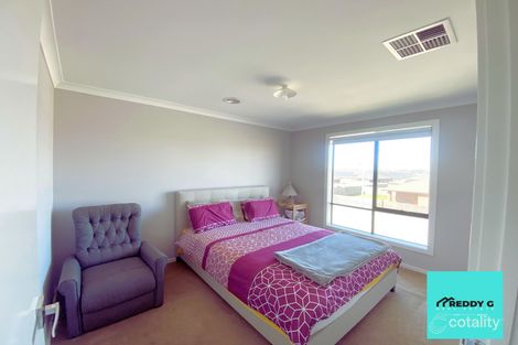 Property photo of 64 Hammersmith Road Wyndham Vale VIC 3024