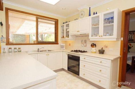 Property photo of 4 Carmen Court Glen Waverley VIC 3150