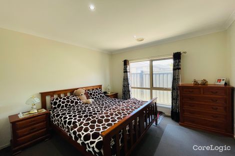 Property photo of 17 Sincere Drive Point Cook VIC 3030