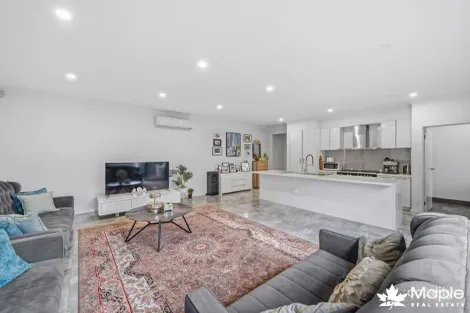 Property photo of 2/68 Mackellar Drive Roxburgh Park VIC 3064