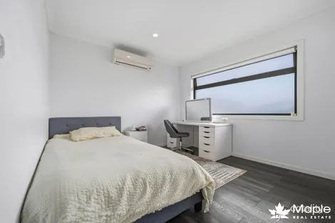 Property photo of 2/68 Mackellar Drive Roxburgh Park VIC 3064