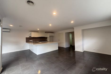 Property photo of 10 Mingay Close Truganina VIC 3029
